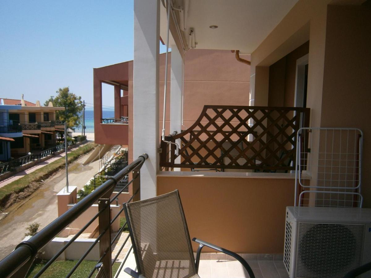 Dafni'S Seaside Luxury Studios Nikiti  Luaran gambar