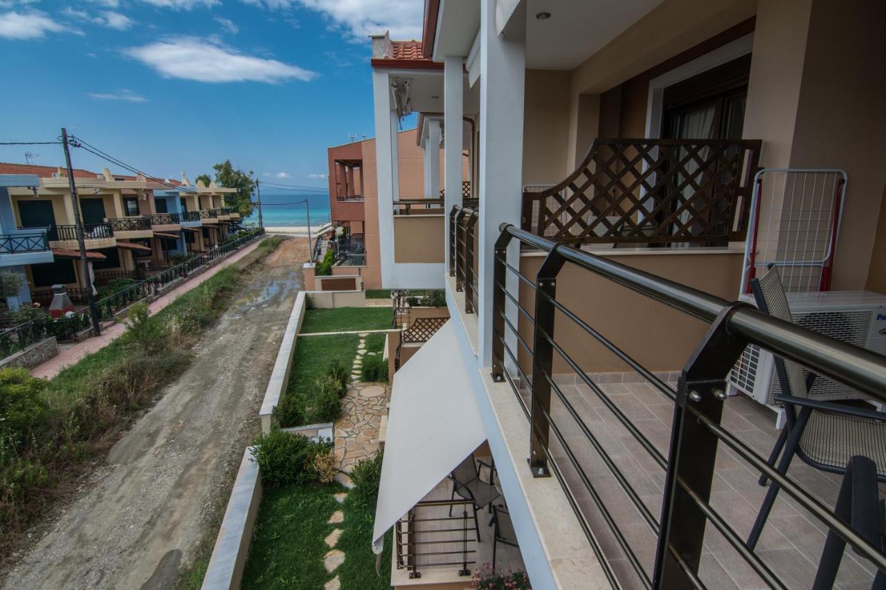 Dafni'S Seaside Luxury Studios Nikiti  Luaran gambar