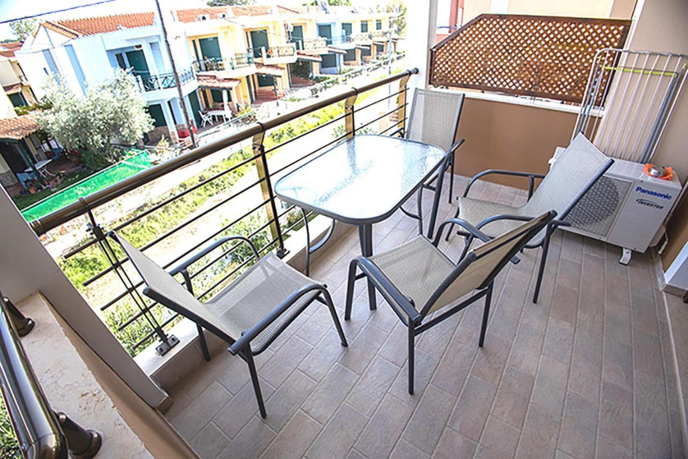 Dafni'S Seaside Luxury Studios Nikiti  Luaran gambar
