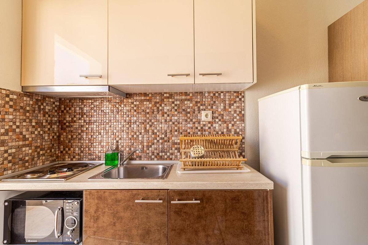 Dafni'S Seaside Luxury Studios Nikiti  Luaran gambar