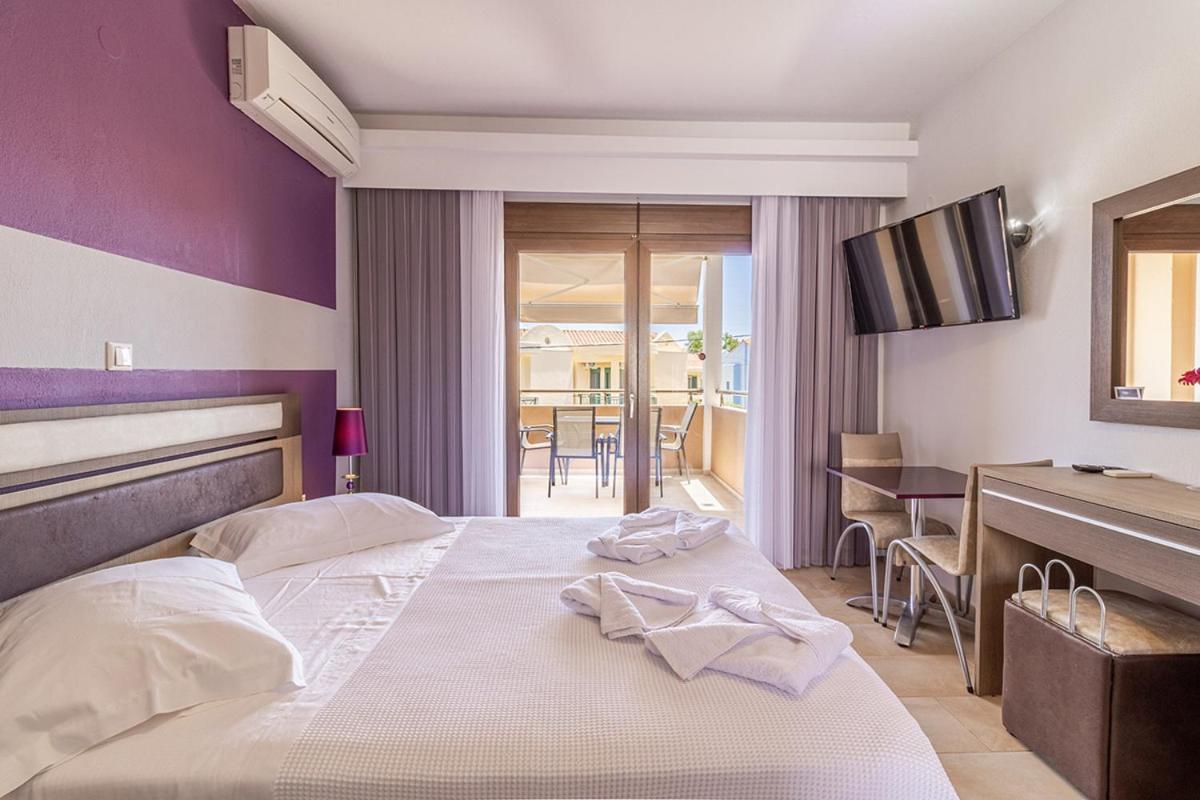 Dafni'S Seaside Luxury Studios Nikiti  Luaran gambar