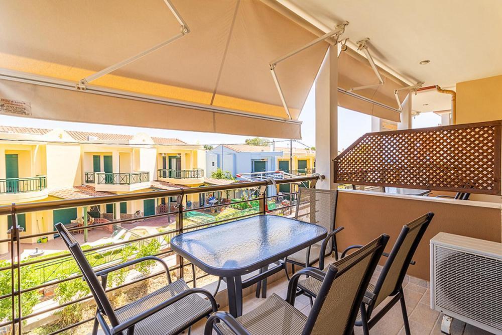 Dafni'S Seaside Luxury Studios Nikiti  Luaran gambar